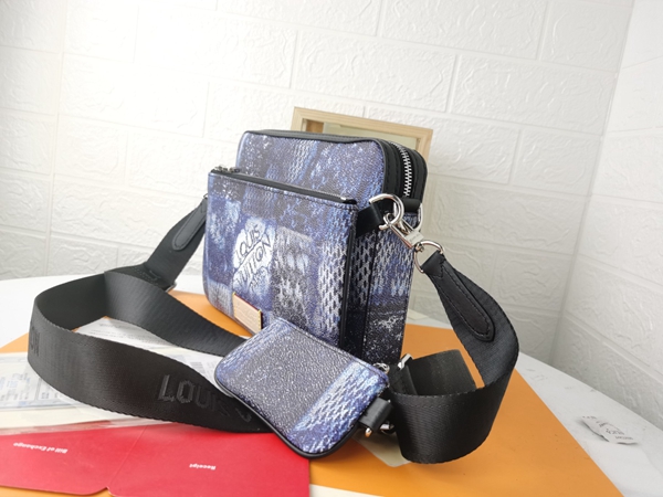 ルイヴィトンバッグ背面デザイン